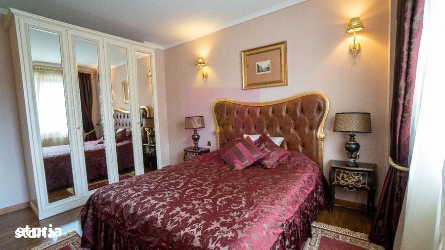 Apartament cu 4 camere decomandat în Clăbucet