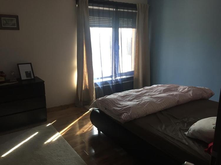 Casă individuală cu 5 camere cu Canalizare în Central