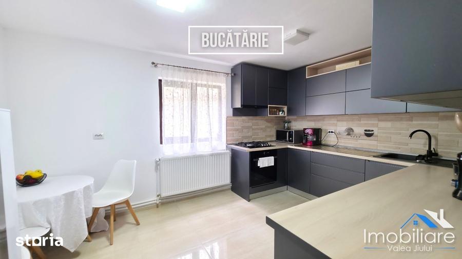 Casă cu 4 camere cu Teren 1711 Mp în Uric