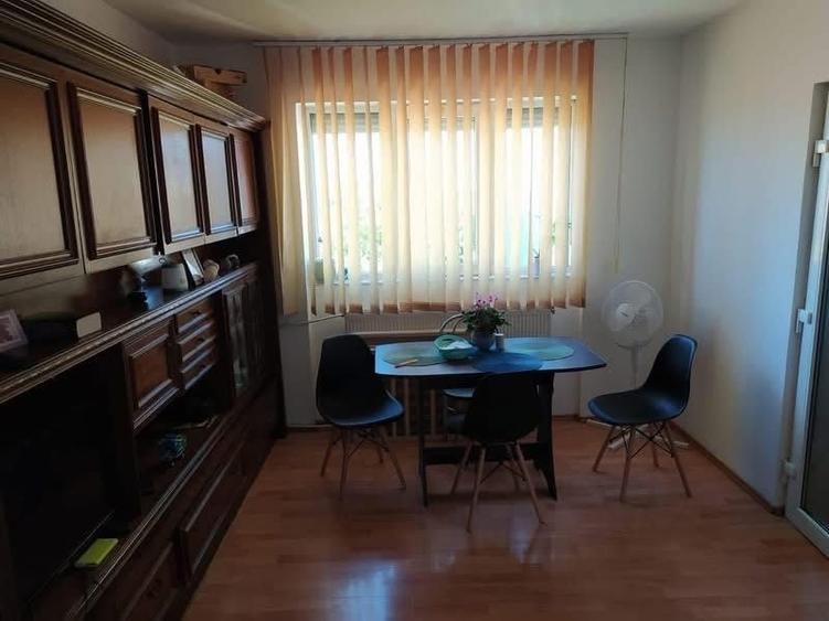 Apartament cu 3 camere decomandat în Cantemir