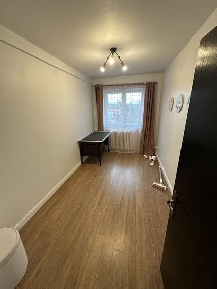 Apartament cu 3 camere decomandat în Tătărași