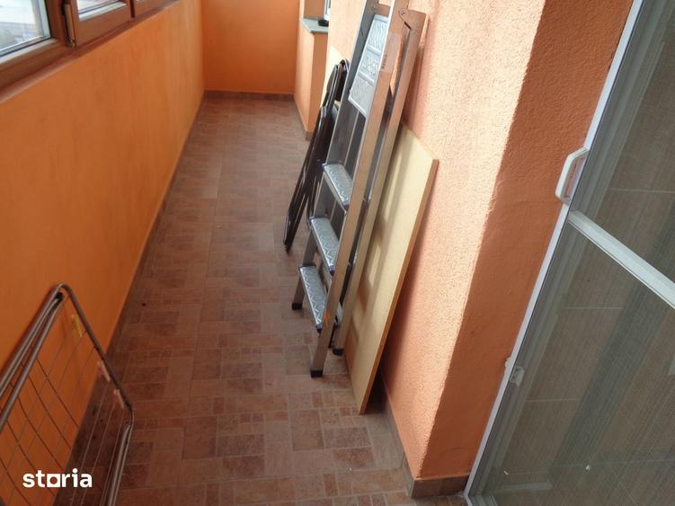 Apartament cu 3 camere decomandat în Bujac