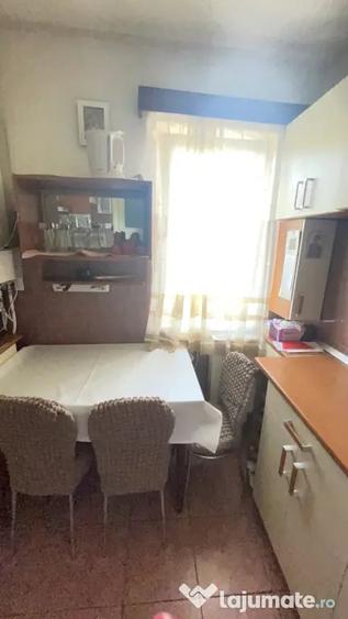 Apartament cu 3 camere semidecomandat în Ultracentral