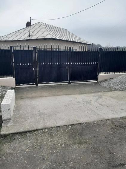 Casă cu Teren 2400 Mp în Stoicănești