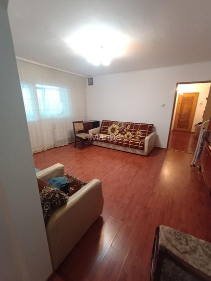 Apartament 2 camere 53 mp, semidecomandat,et 1,Str Imparat Traian (in spatele scolii 11)