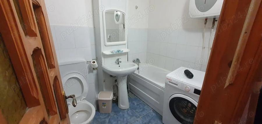 Garsonieră decomandată în Central