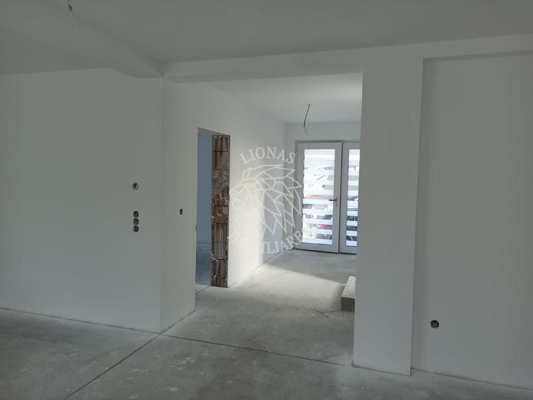 Casă individuală cu 5 camere cu Canalizare în Centura