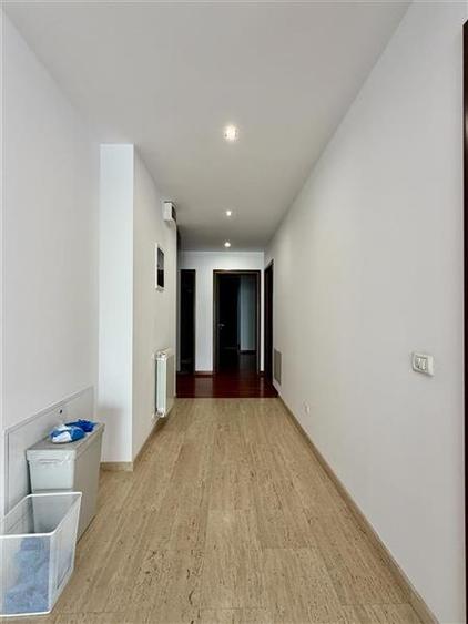 Apartament cu 4 camere decomandat în Dorobanți