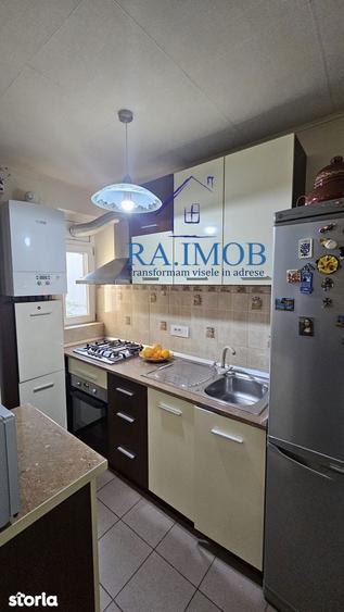 Apartament cu 4 camere în Cantacuzino