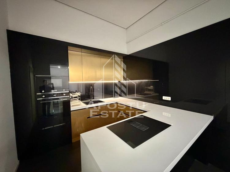 Apartament cu 4 camere semidecomandat, mobilat în P-ța Maria