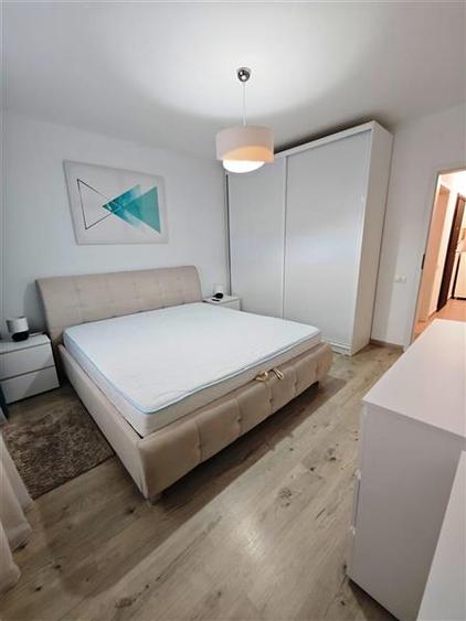 Apartament cu 3 camere decomandat, mobilat în Central