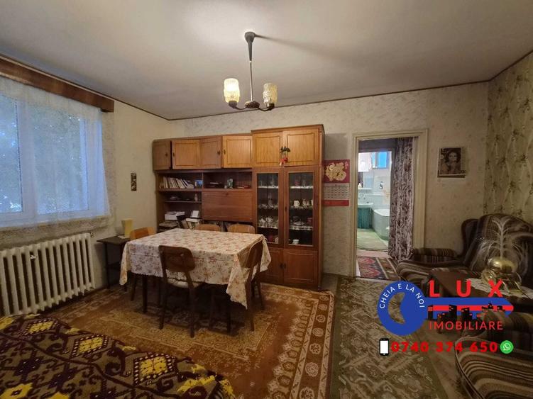 Apartament cu 3 camere semidecomandat în Ultracentral