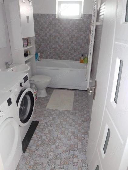 Casă cu Teren 245 Mp în 1 Decembrie