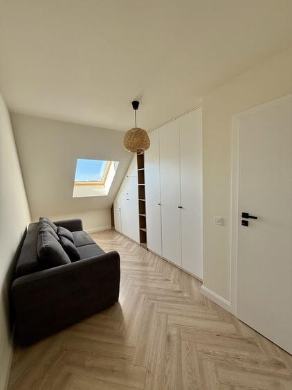 Apartament cu 3 camere decomandat în Florești