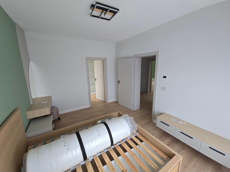 Duplex cu 3 camere cu Canalizare în Ghiroda