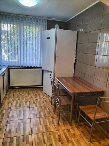 Apartament cu 2 camere decomandat în Precista