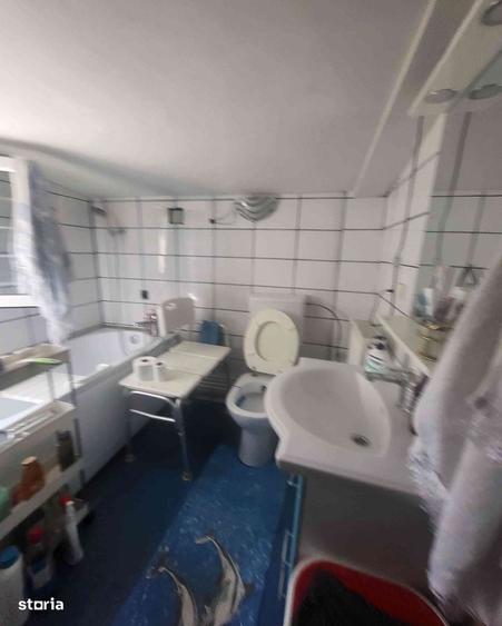 Casă cu 4 camere în Galbeni