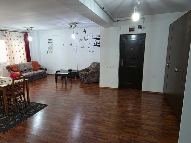 Apartament cu 2 camere decomandat în Cățelu