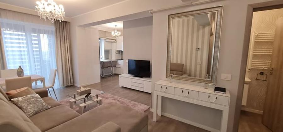 Apartament cu 3 camere nedecomandat în Central
