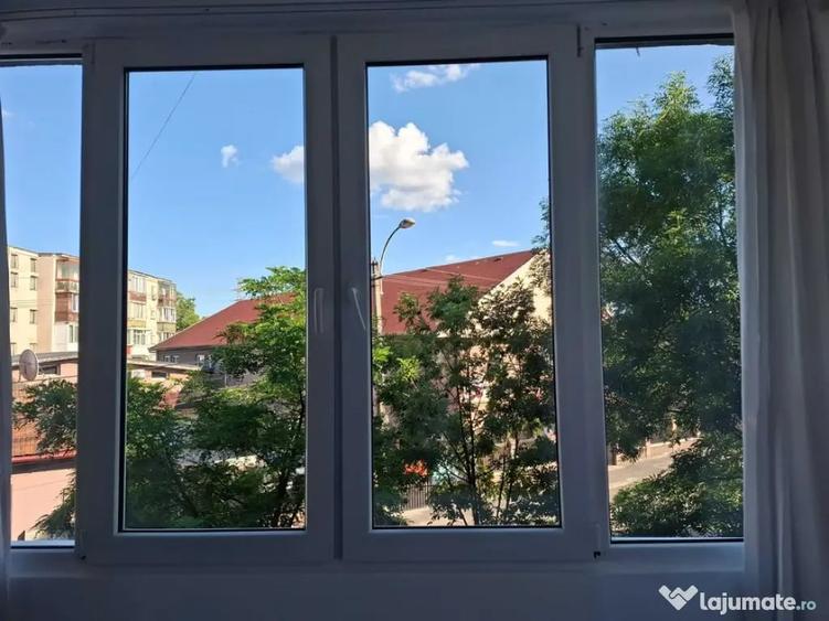 Garsonieră decomandată în Central