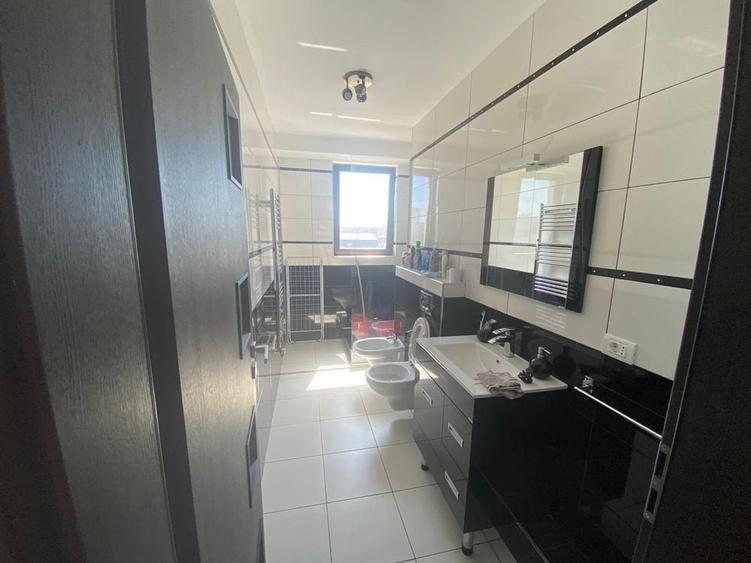 Apartament cu 2 camere decomandat în Palazu Mare