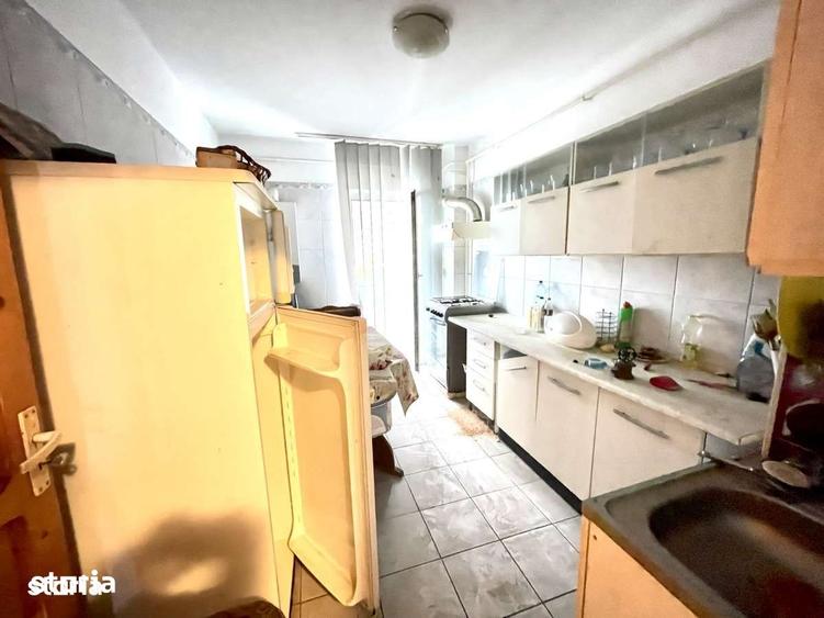 Apartament cu 3 camere decomandat în Republicii