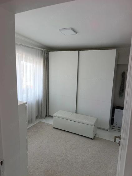 Apartament cu 3 camere decomandat în Apărătorii Patriei