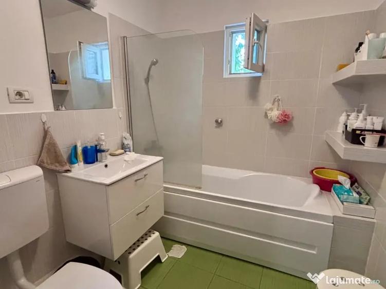 Apartament cu 3 camere decomandat în Aviației