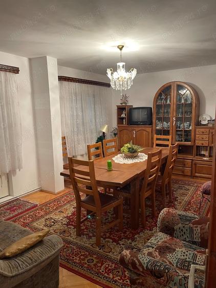 Casă cu 6 camere cu Teren 5000 Mp în Miroslăvești