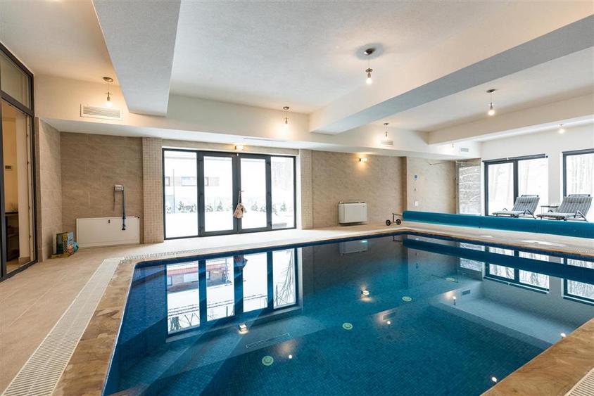 Casă individuală cu 6 camere cu Piscina în Periferie