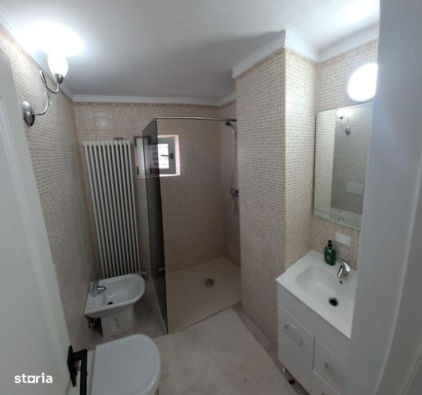 Apartament cu 4 camere decomandat în Central