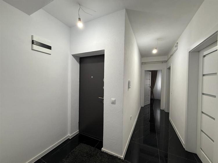 Apartament cu 2 camere decomandat, mobilat în Cristian
