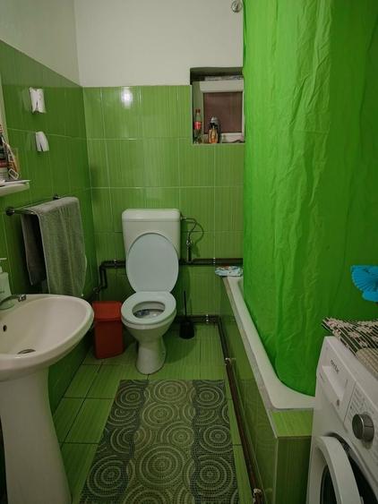 Casă individuală cu 4 camere cu Canalizare în Central
