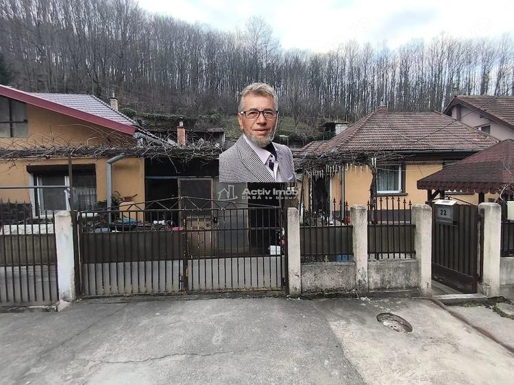 Casă cu Teren 180 Mp în Muncitoresc