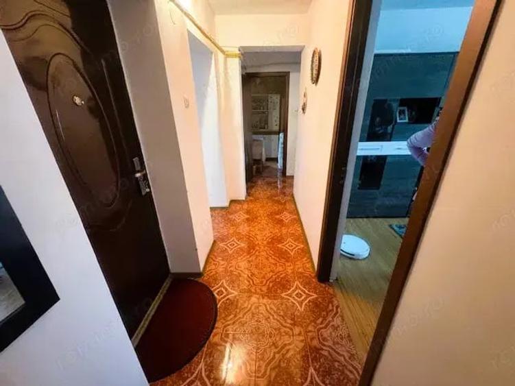 Apartament cu 4 camere decomandat în Drăgănești-Olt