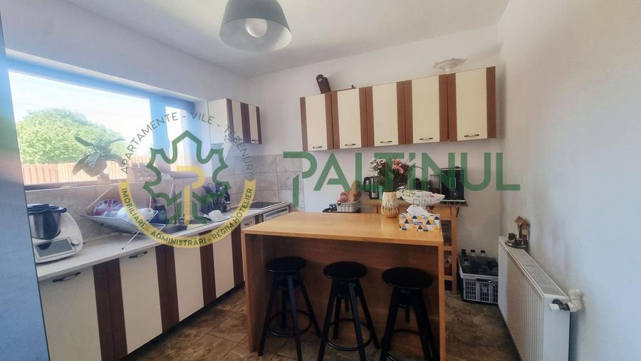 Casă individuală cu 5 camere cu Canalizare în Central