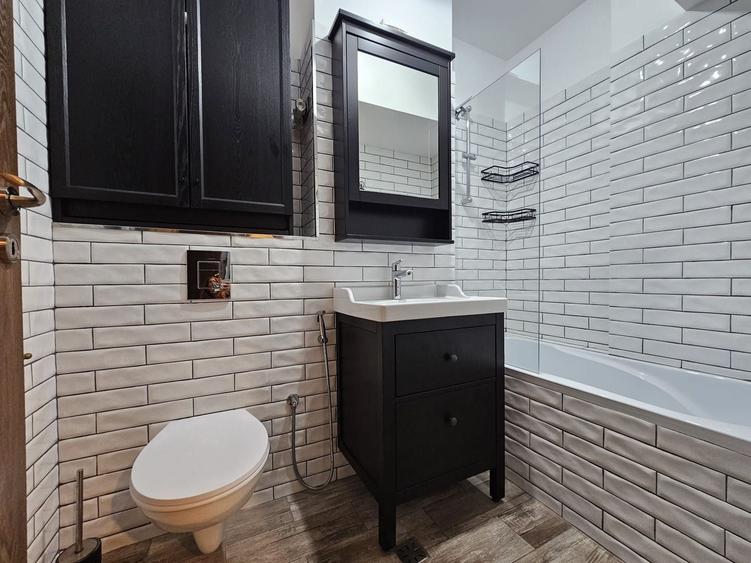 Apartament cu 2 camere decomandat, mobilat în Casa de Cultură