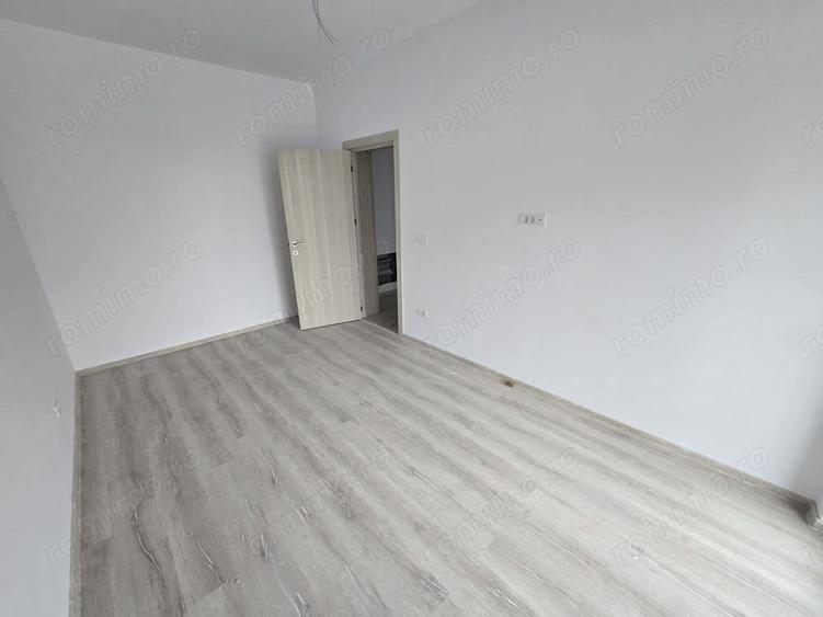 Apartament cu 2 camere decomandat în Girocului