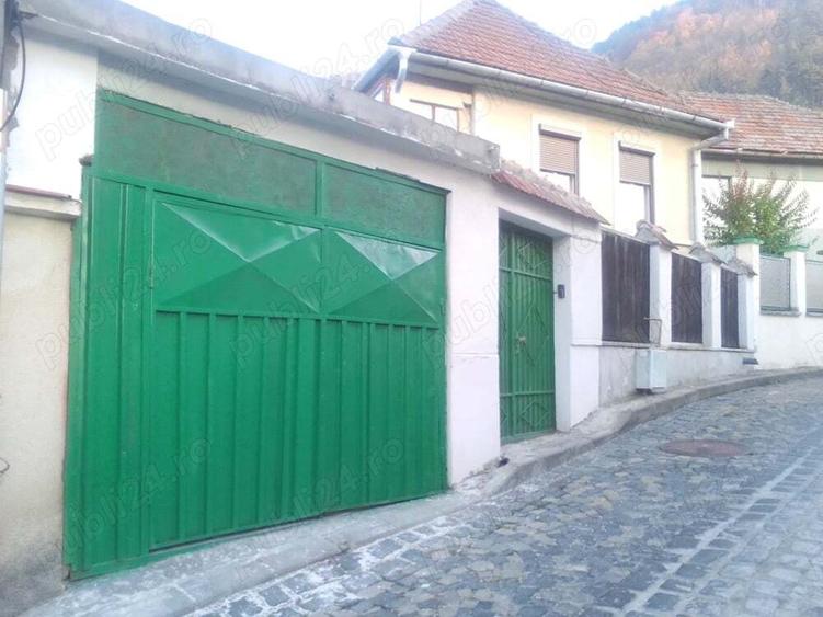 vand casa cu curte si gradina in zona central istorica a Brasovului - 1