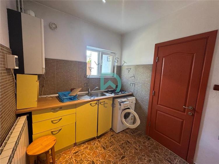 Garsonieră decomandată în Brașovul Vechi