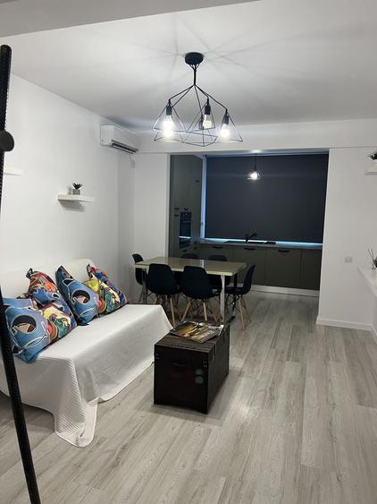 Apartament cu 2 camere decomandat în Central