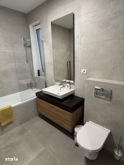 Apartament cu 2 camere decomandat în Tractorul