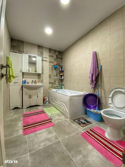 Casă cu 4 camere cu Teren 200 Mp în Central