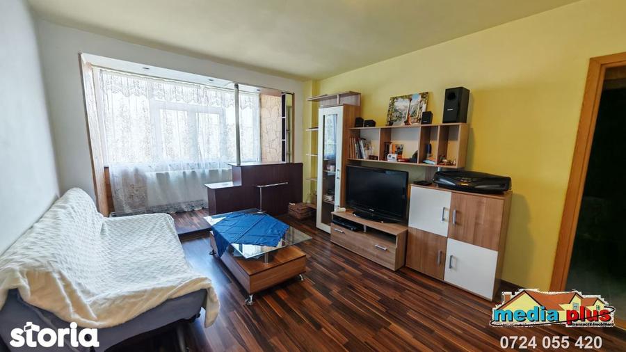 Apartament cu 3 camere semidecomandat în Țiglina 1