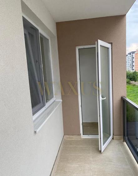 Apartament cu 3 camere semidecomandat, mobilat în Florești