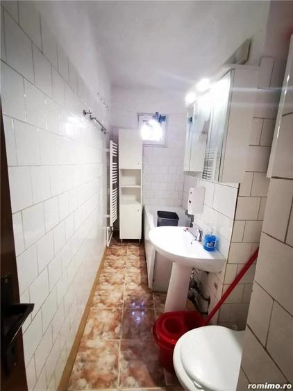 Apartament cu 3 camere semidecomandat în Dacia