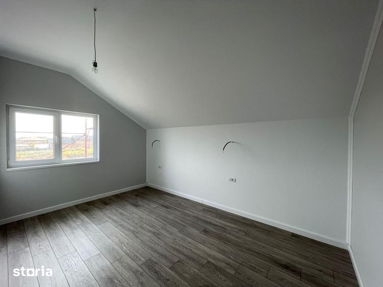 Casă cu 4 camere cu Teren 275 Mp în Remetea Mare