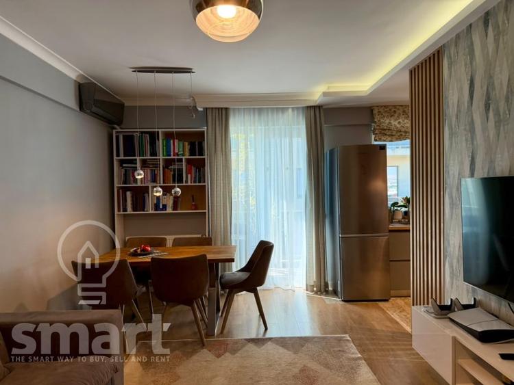 Apartament cu 3 camere semidecomandat, mobilat în Borhanci