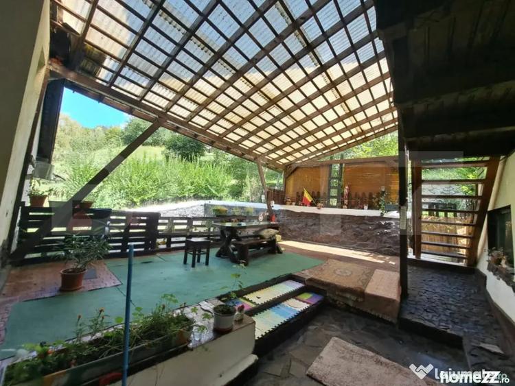 Casă cu 4 camere cu Teren 1209 Mp în Moieciu