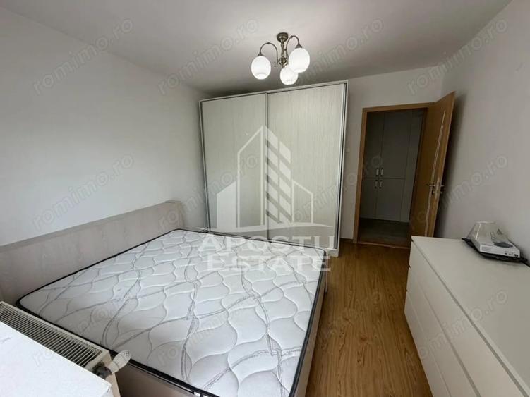 Apartament cu 3 camere decomandat în Lipovei